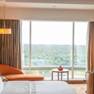 Executive King Guest Room Executive Lounge Access
